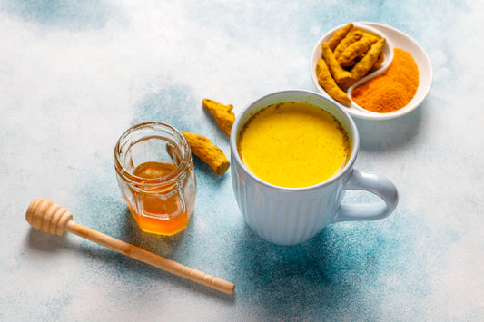 Golden Milk en Chile: El Superalimento que Está Revolucionando el Bienestar Natural